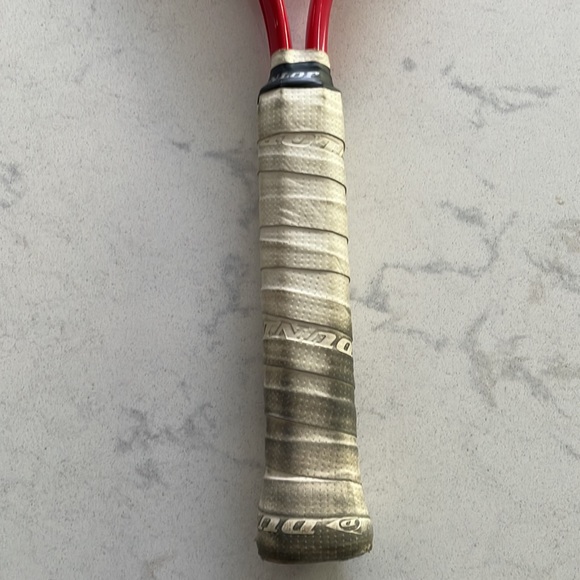 Wilson Federer 25 Junior Tennis Racquet - (Unisex) Grip Size: 3-7/8” - Picture 10 of 16